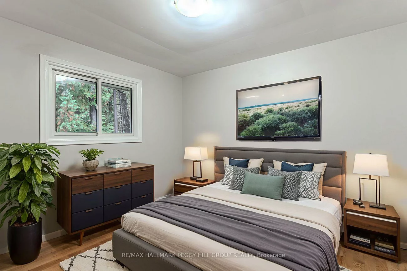 537, Huronia, 400 East, Barrie