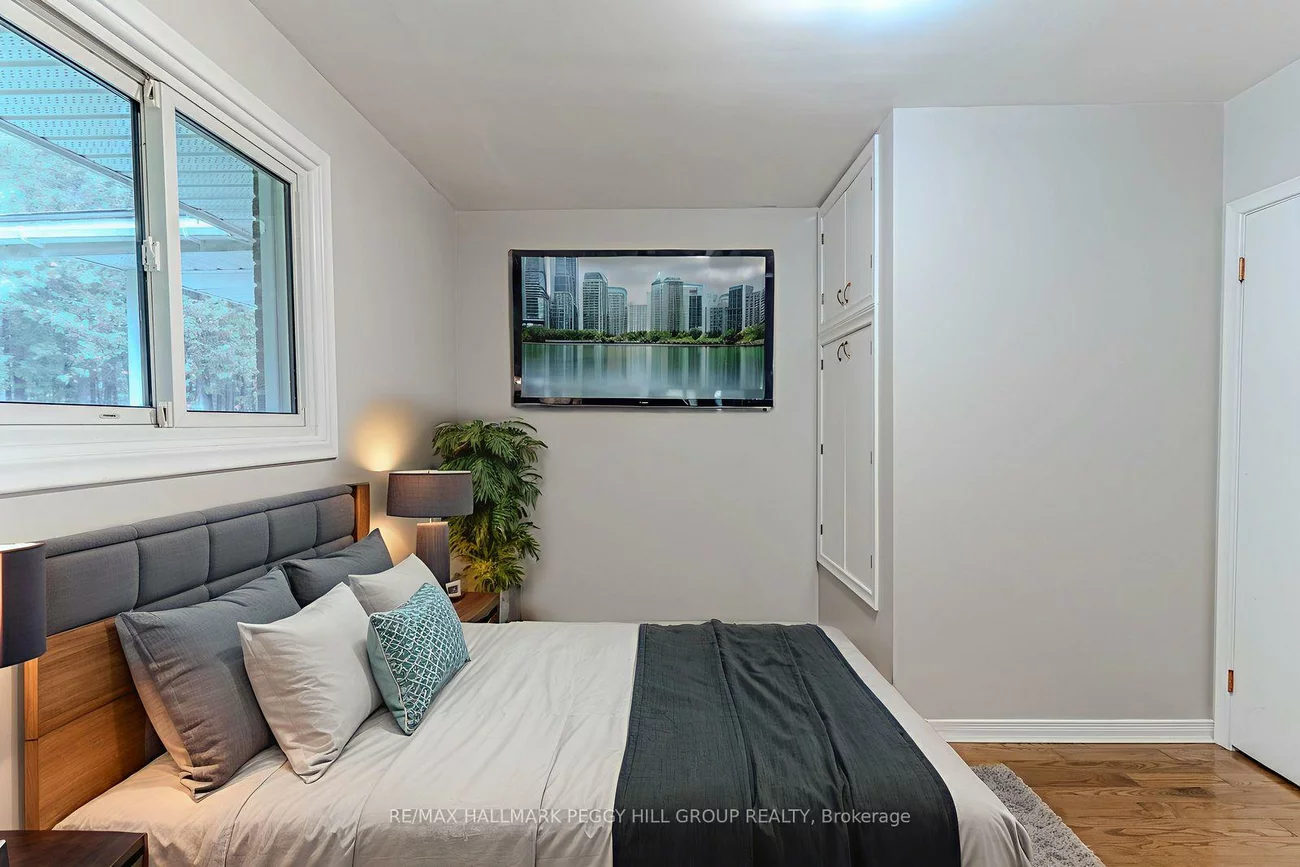 537, Huronia, 400 East, Barrie