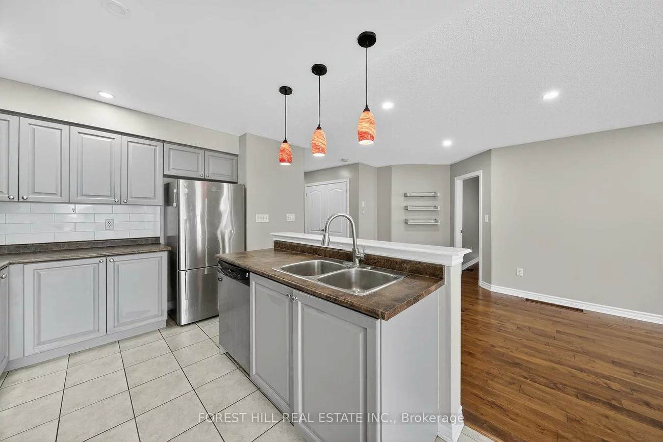 70, Diana, Innis-Shore, Barrie
