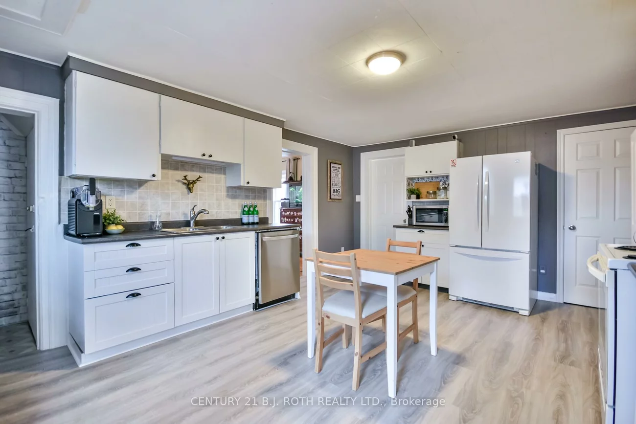 86, Henry, Queen's Park, Barrie