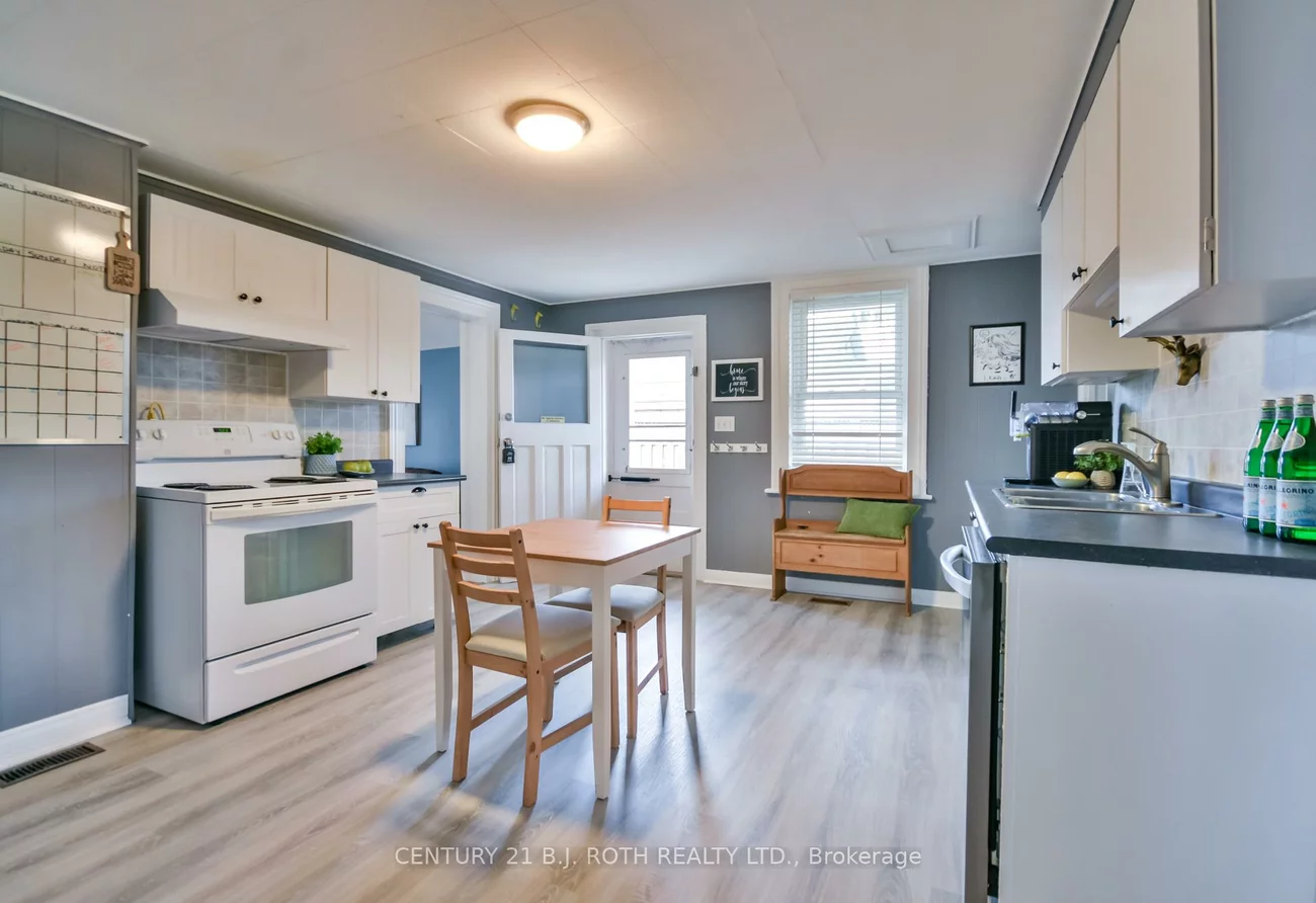 86, Henry, Queen's Park, Barrie