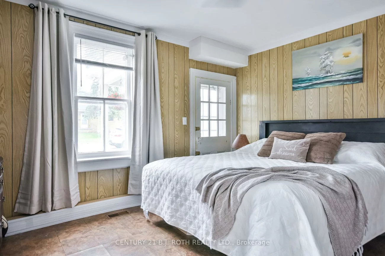 86, Henry, Queen's Park, Barrie