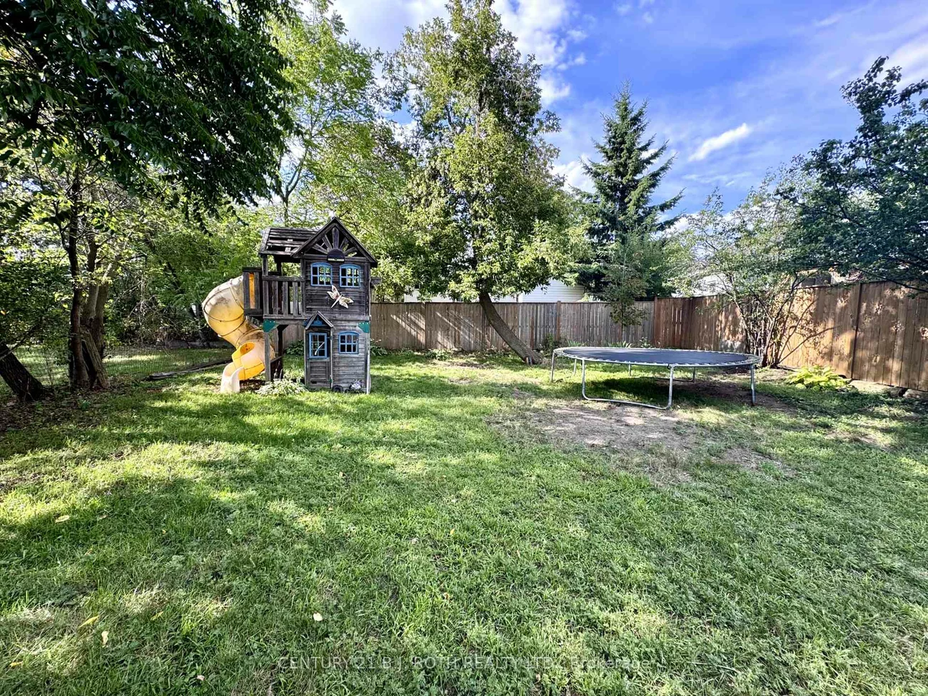 86, Henry, Queen's Park, Barrie