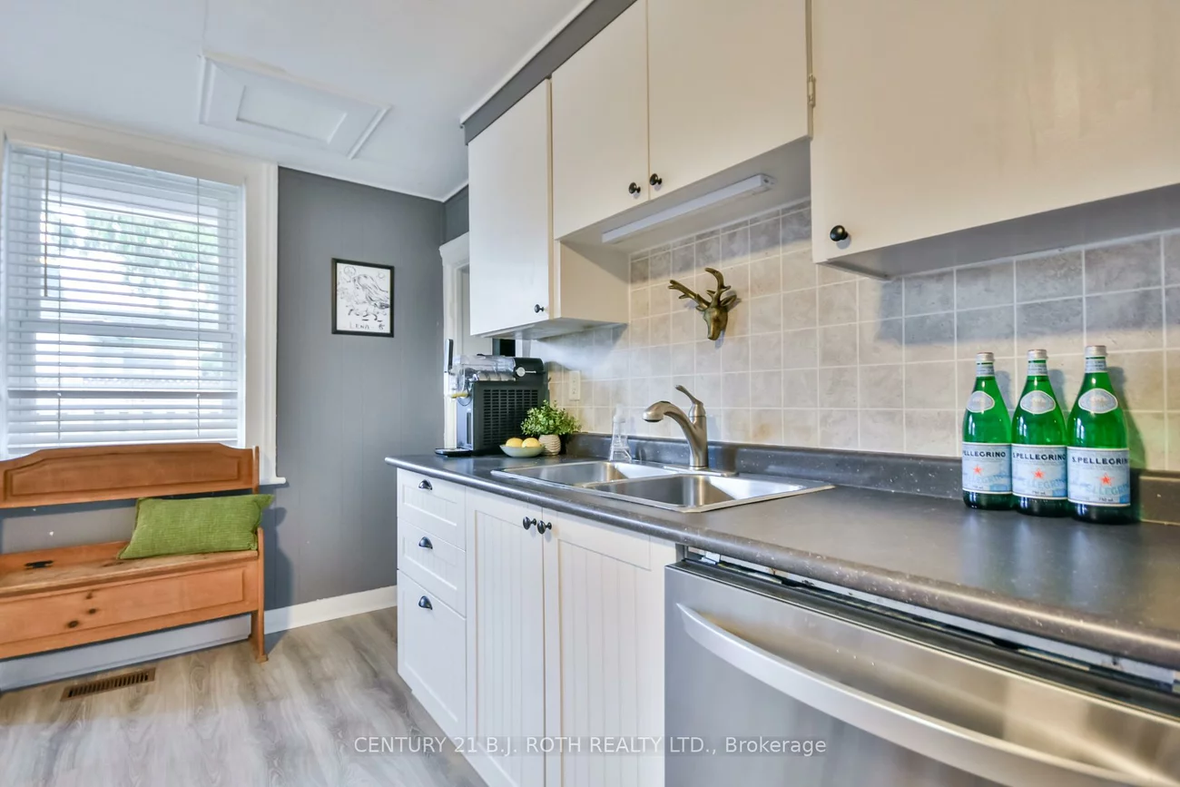 86, Henry, Queen's Park, Barrie