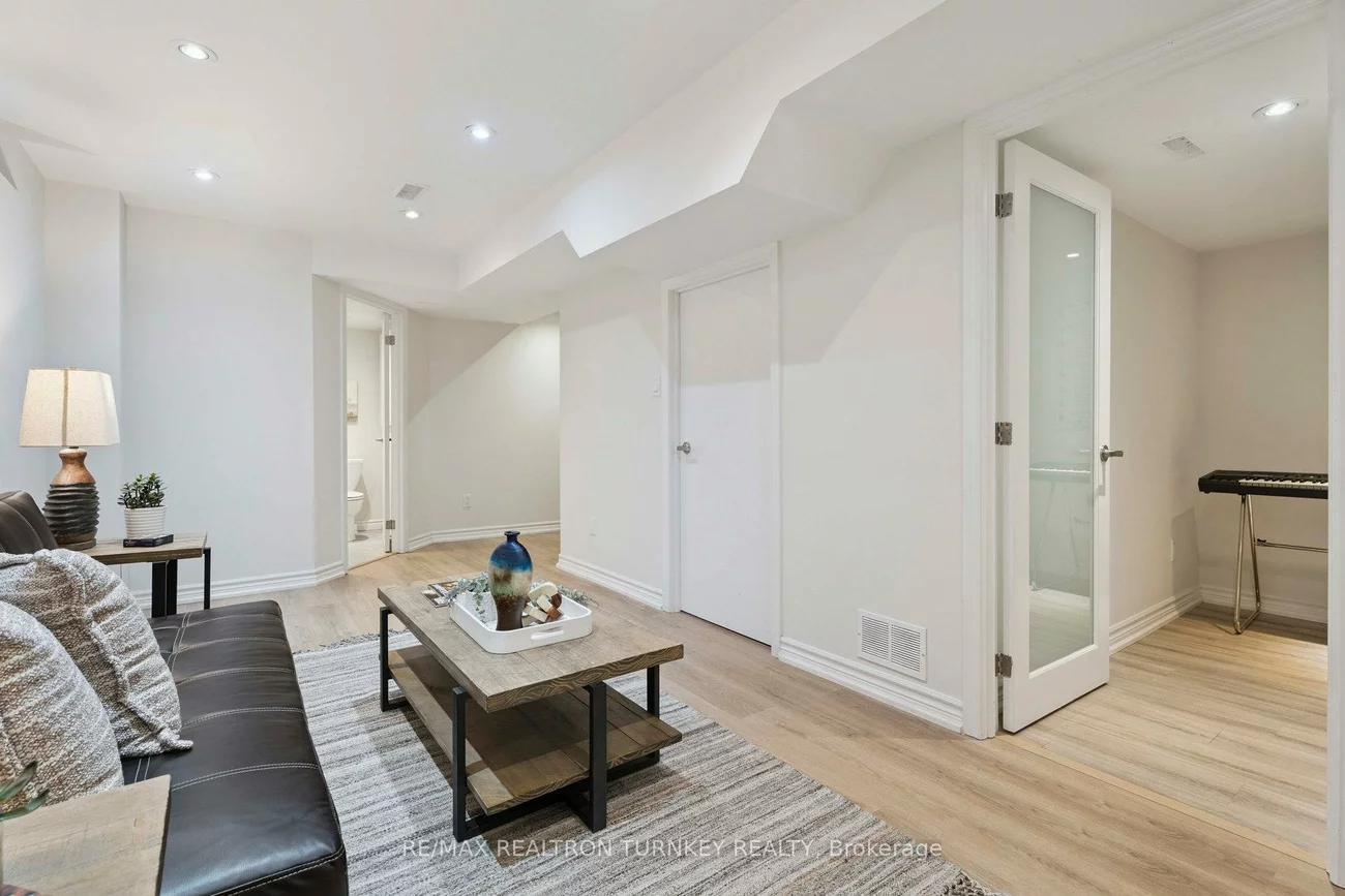 83, Pickett, Painswick North, Barrie