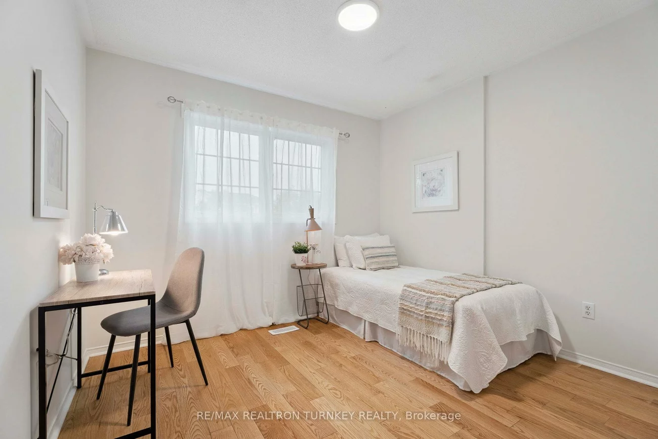 83, Pickett, Painswick North, Barrie