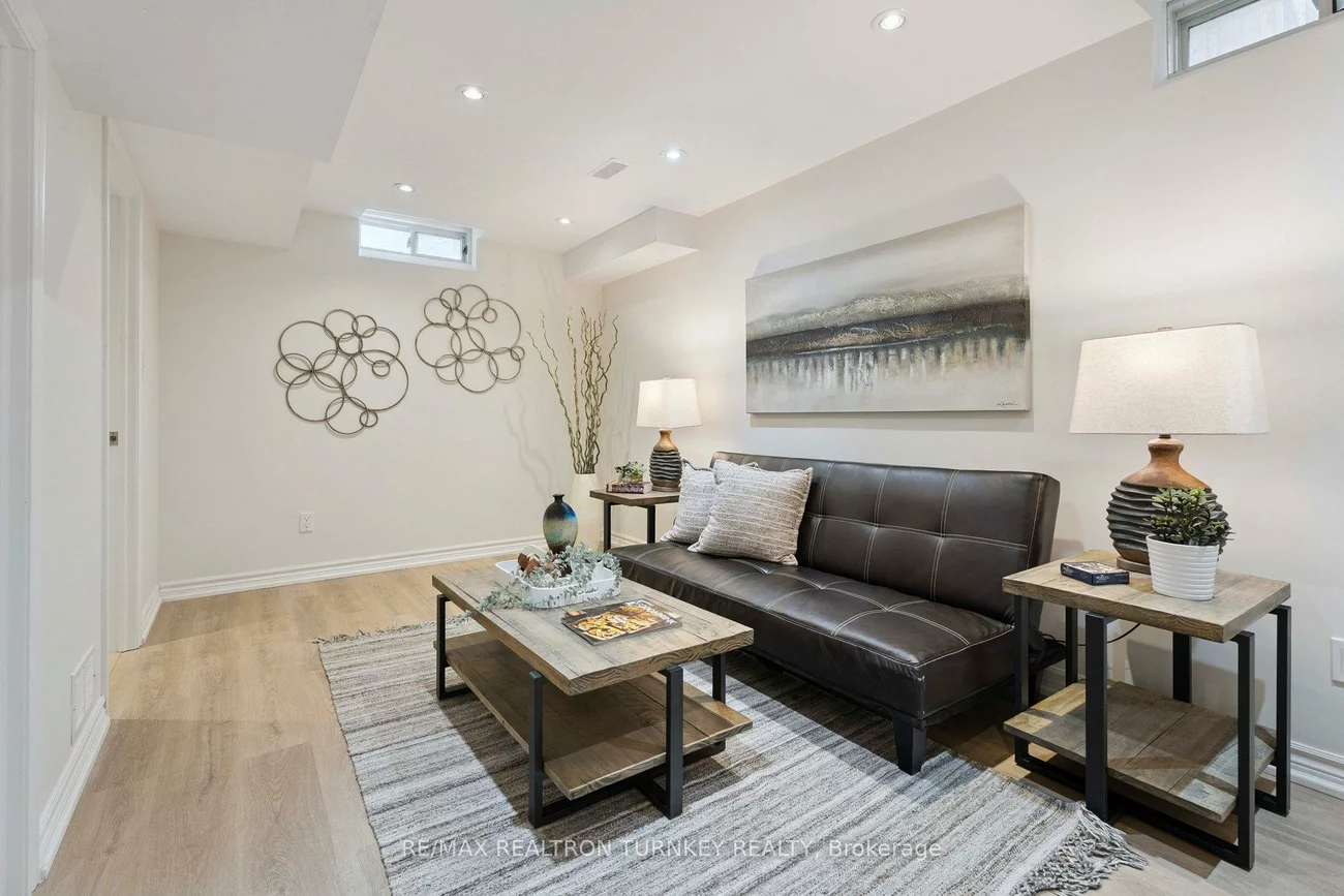 83, Pickett, Painswick North, Barrie