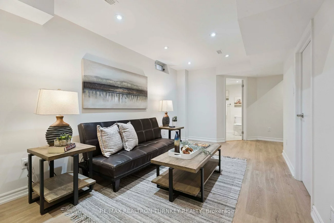 83, Pickett, Painswick North, Barrie