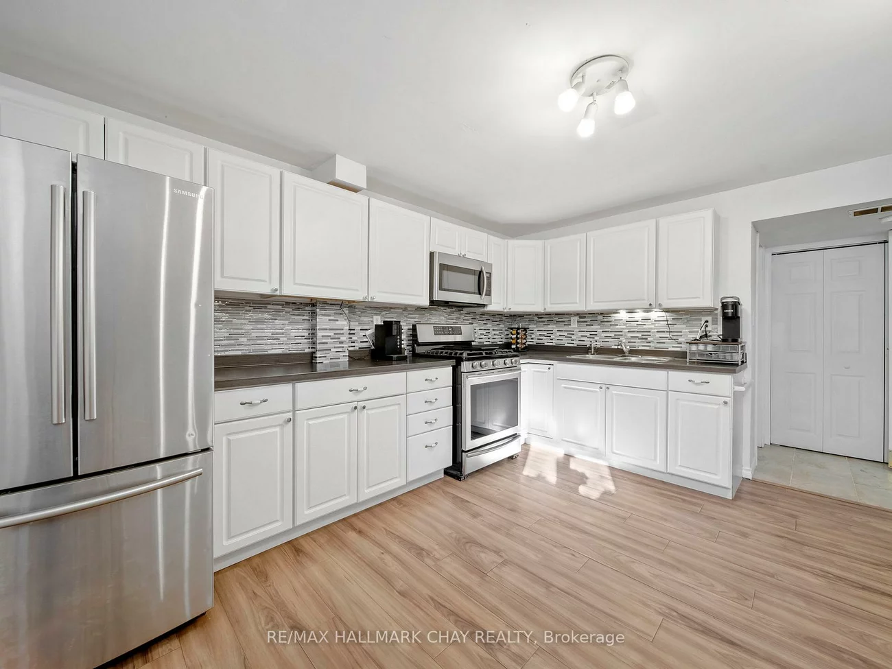 7, ASSINIBOINE, Holly, Barrie