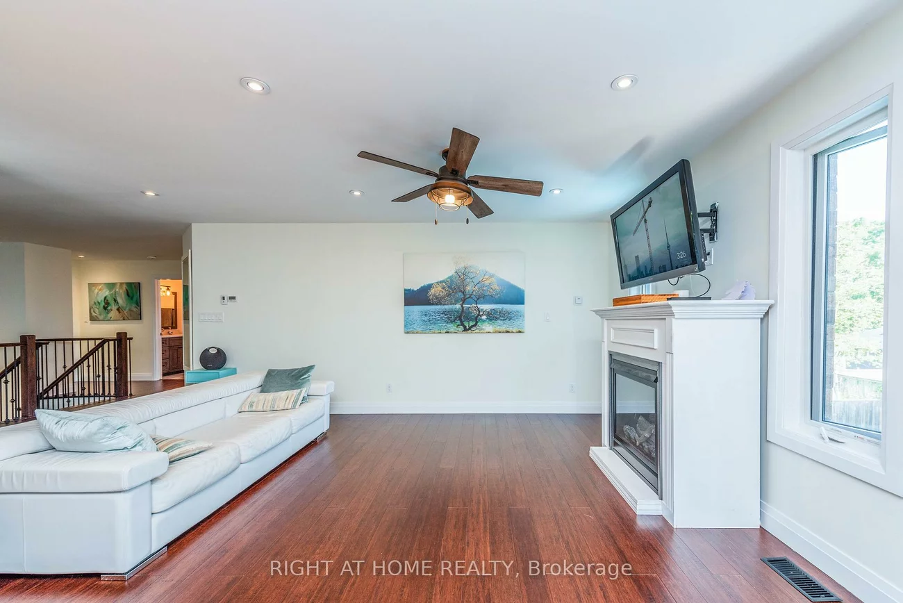 11, Ottaway, Wellington, Barrie