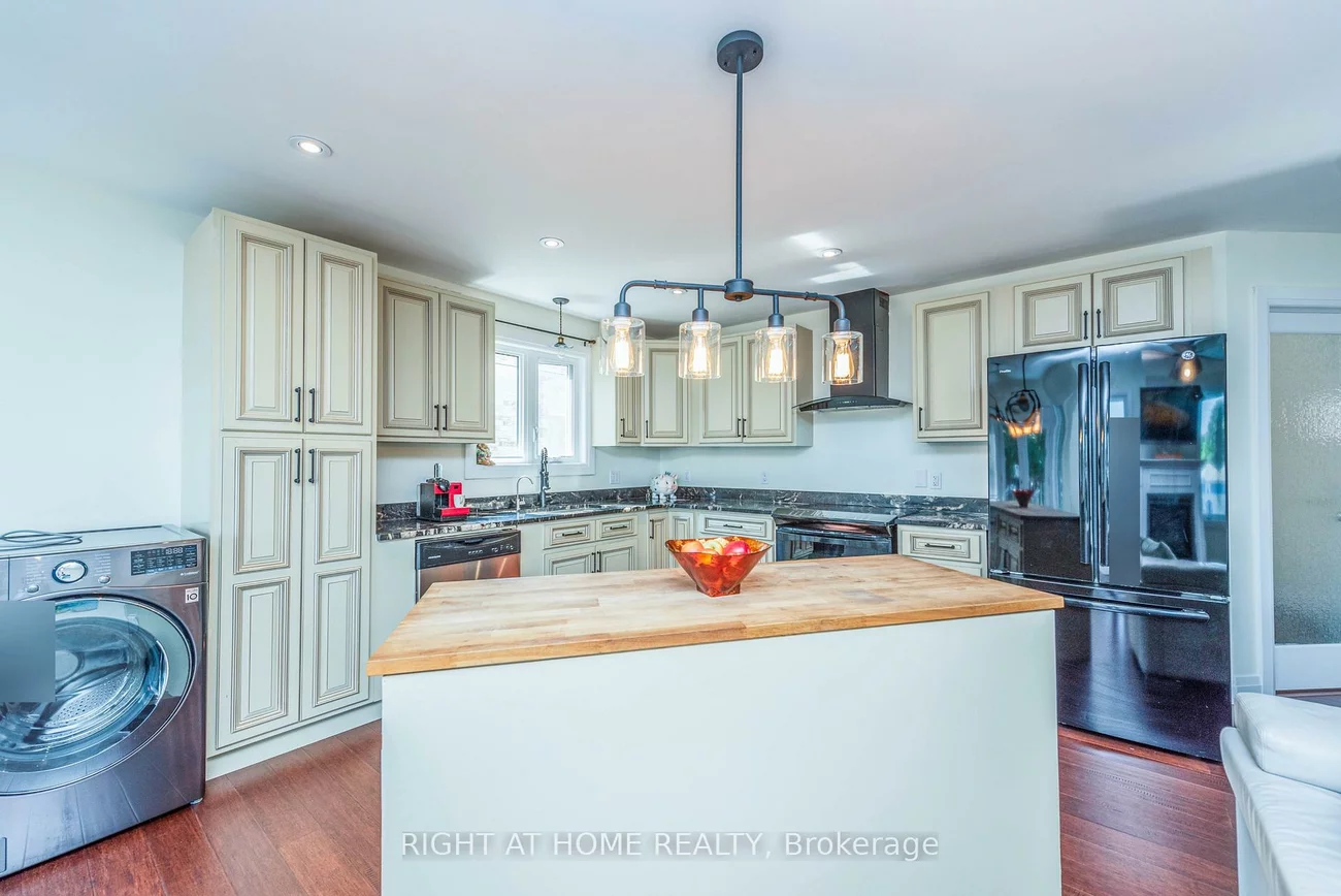 11, Ottaway, Wellington, Barrie