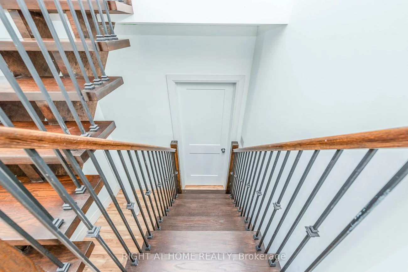 11, Ottaway, Wellington, Barrie