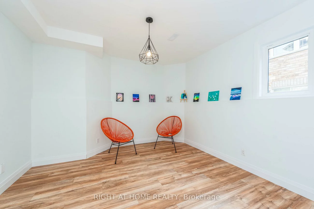 11, Ottaway, Wellington, Barrie