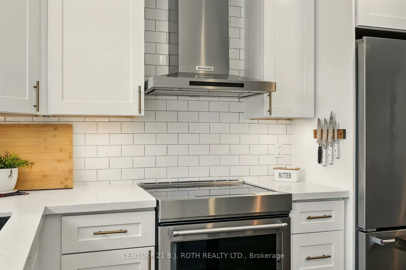 55, HOLLY MEADOW, Holly, Barrie