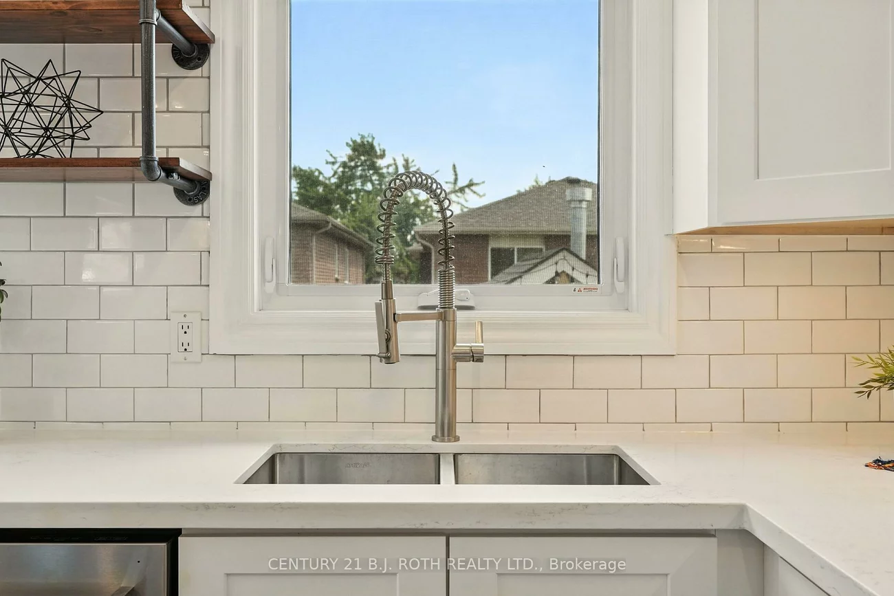 55, HOLLY MEADOW, Holly, Barrie