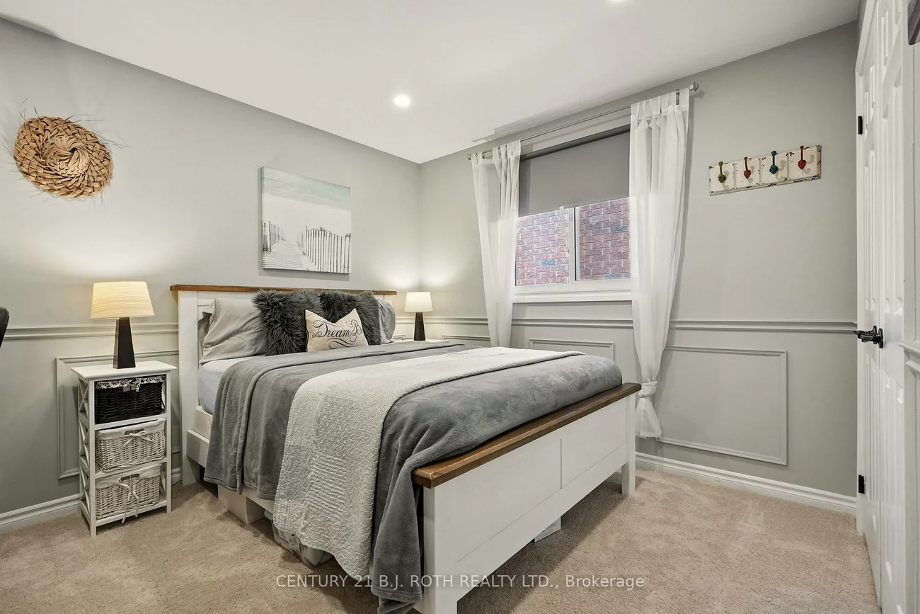 55, HOLLY MEADOW, Holly, Barrie