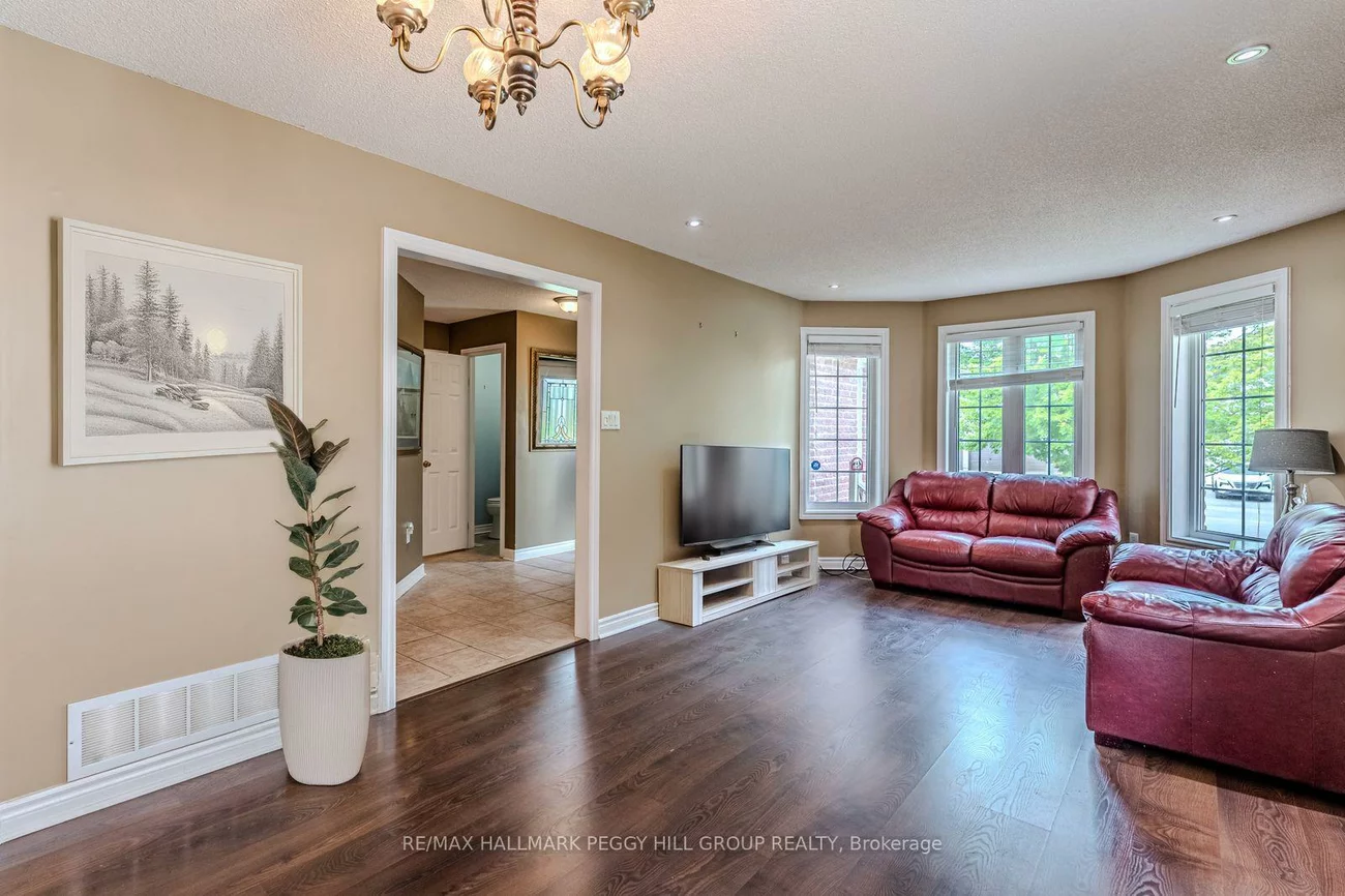 10, Stephanie, Painswick South, Barrie