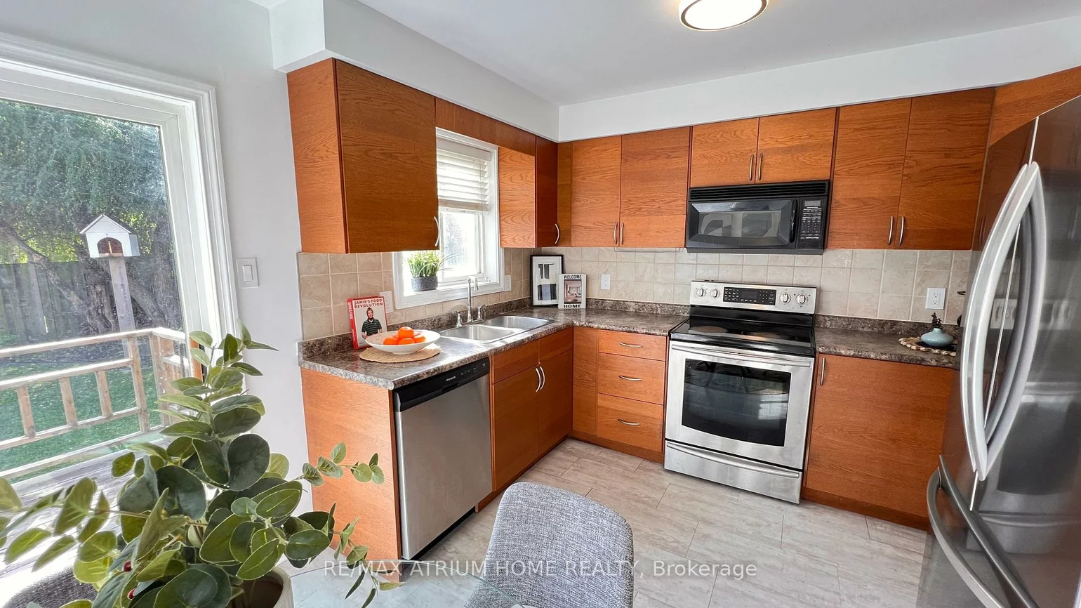 124, Monique, East Bayfield, Barrie