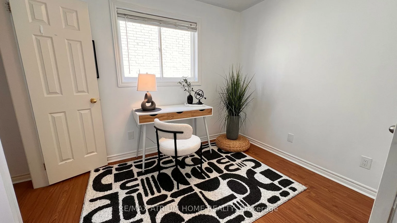 124, Monique, East Bayfield, Barrie