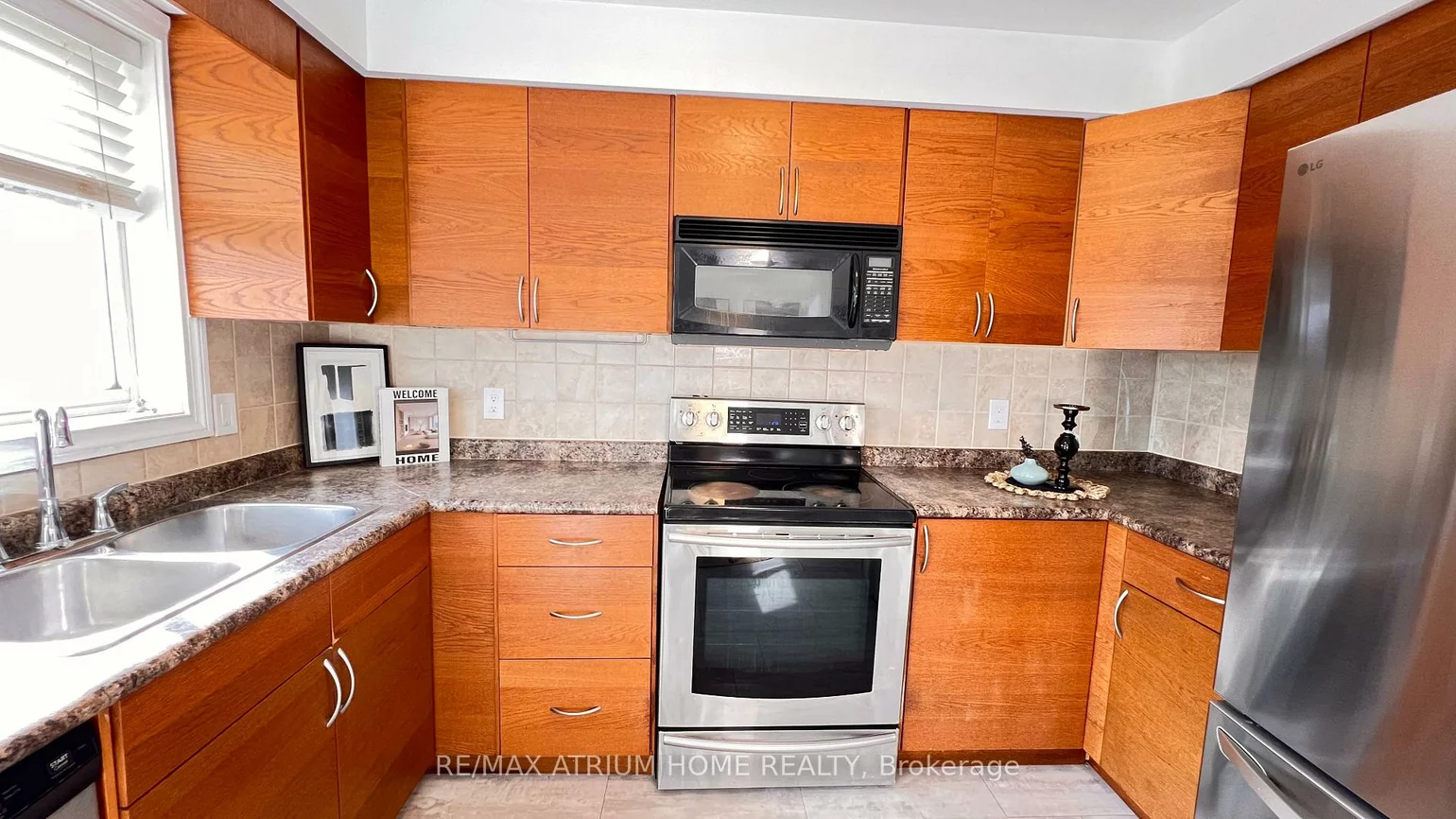 124, Monique, East Bayfield, Barrie