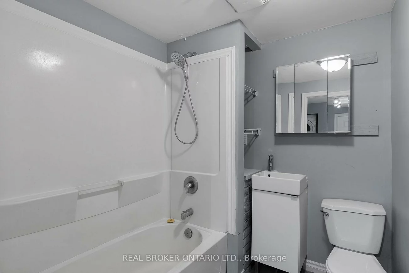 65, Ottaway, Wellington, Barrie