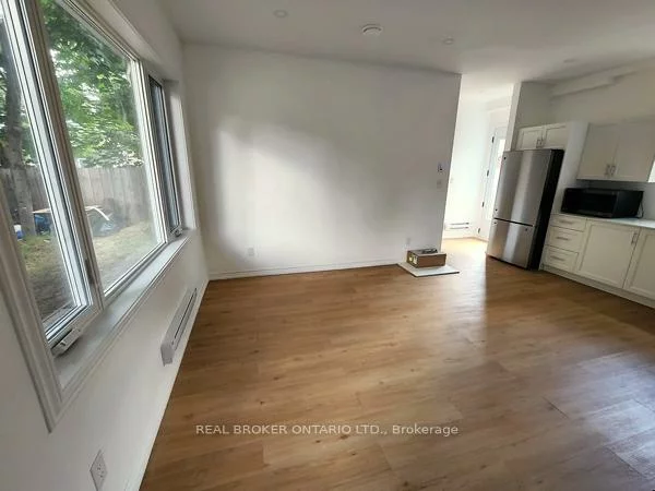 65, Ottaway, Wellington, Barrie