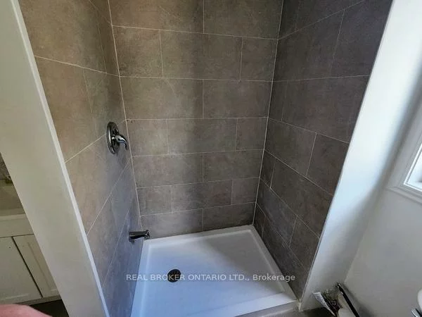 65, Ottaway, Wellington, Barrie