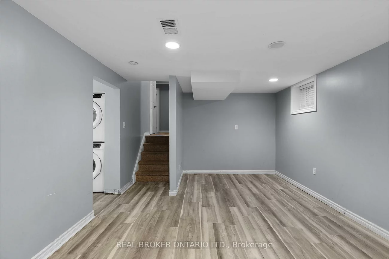 65, Ottaway, Wellington, Barrie