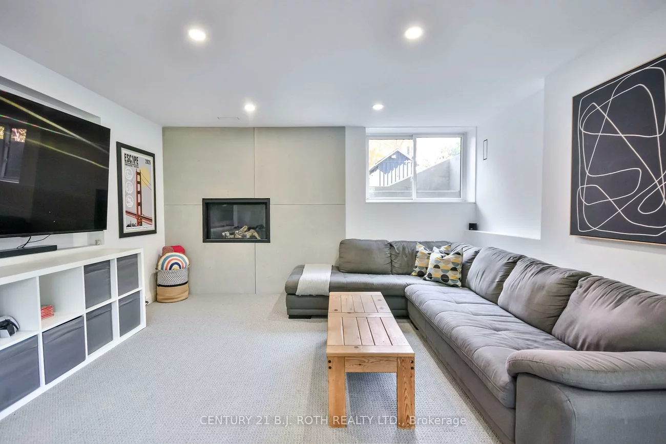 20, Weldon, Codrington, Barrie