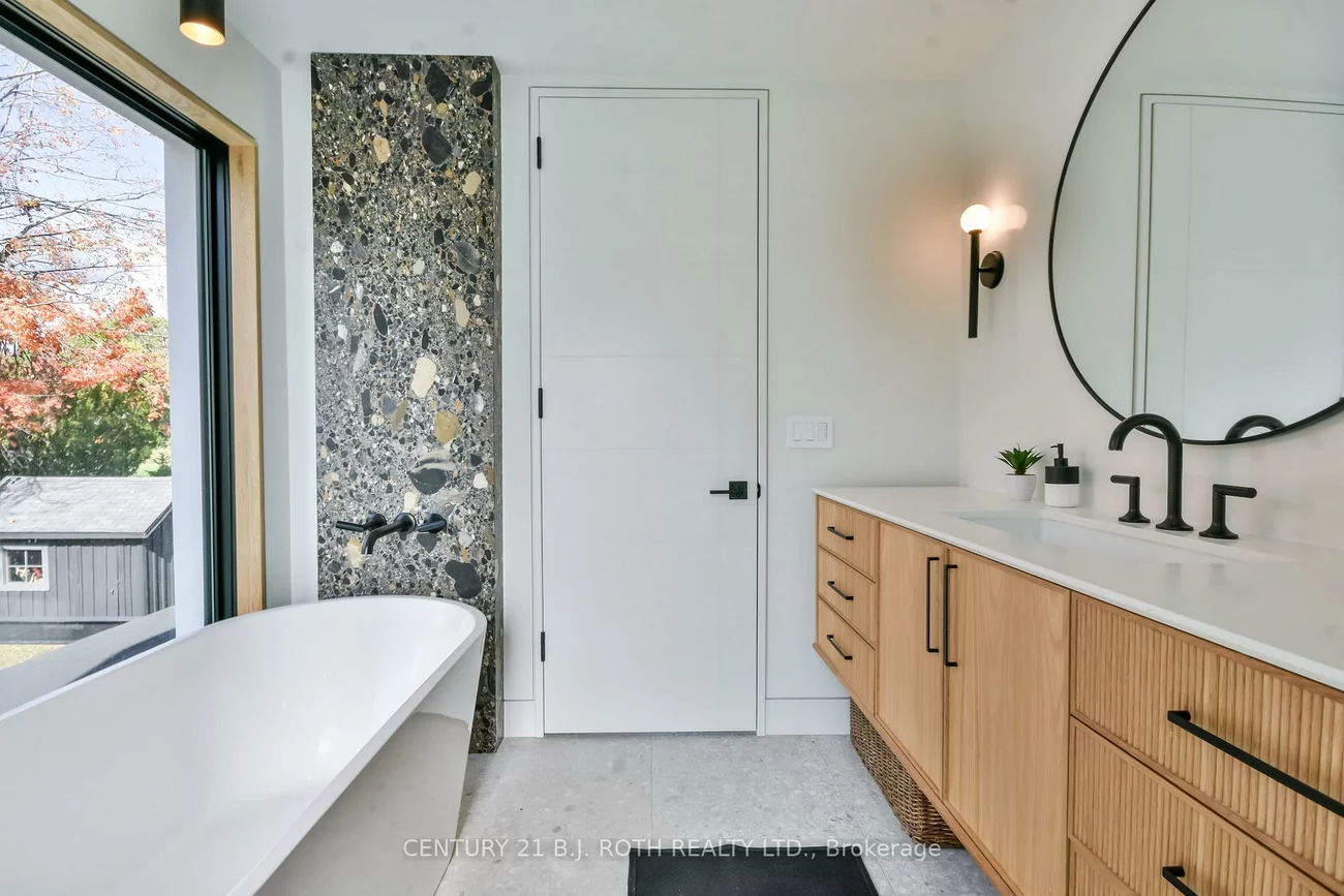 20, Weldon, Codrington, Barrie