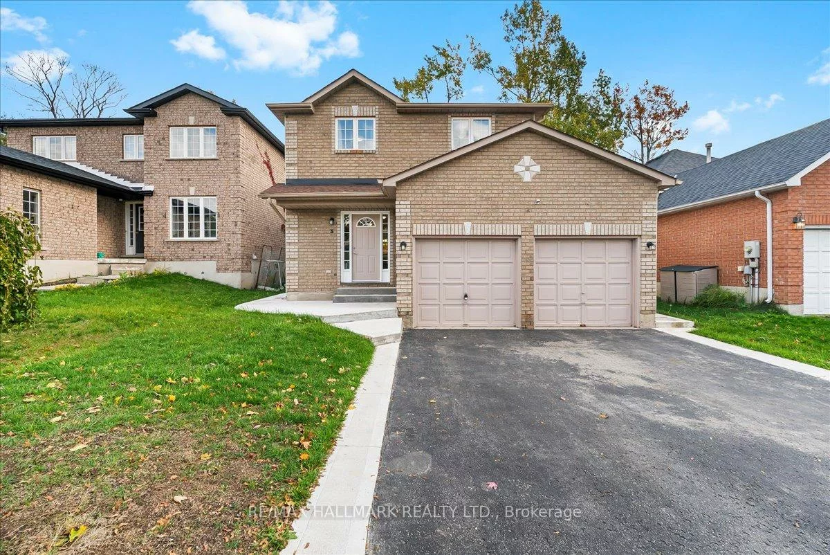 3, Masters, East Bayfield, Barrie