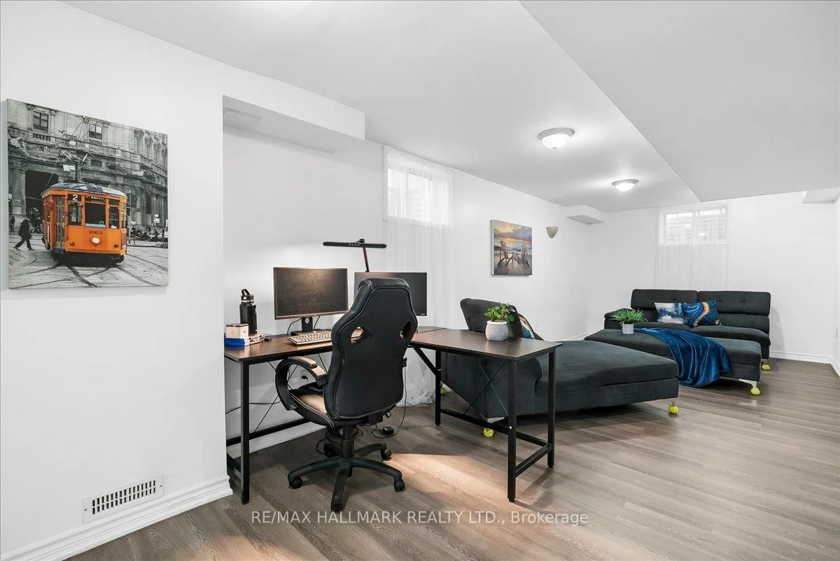 3, Masters, East Bayfield, Barrie