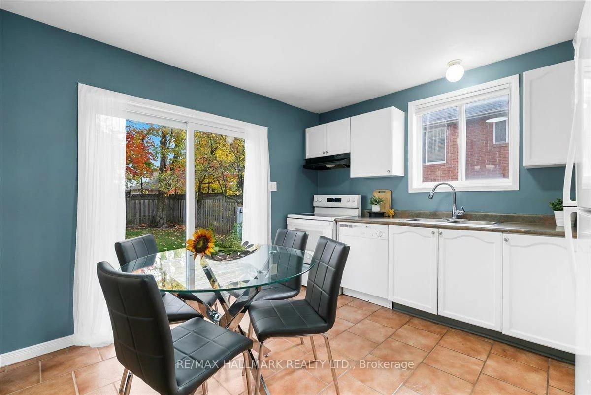 3, Masters, East Bayfield, Barrie