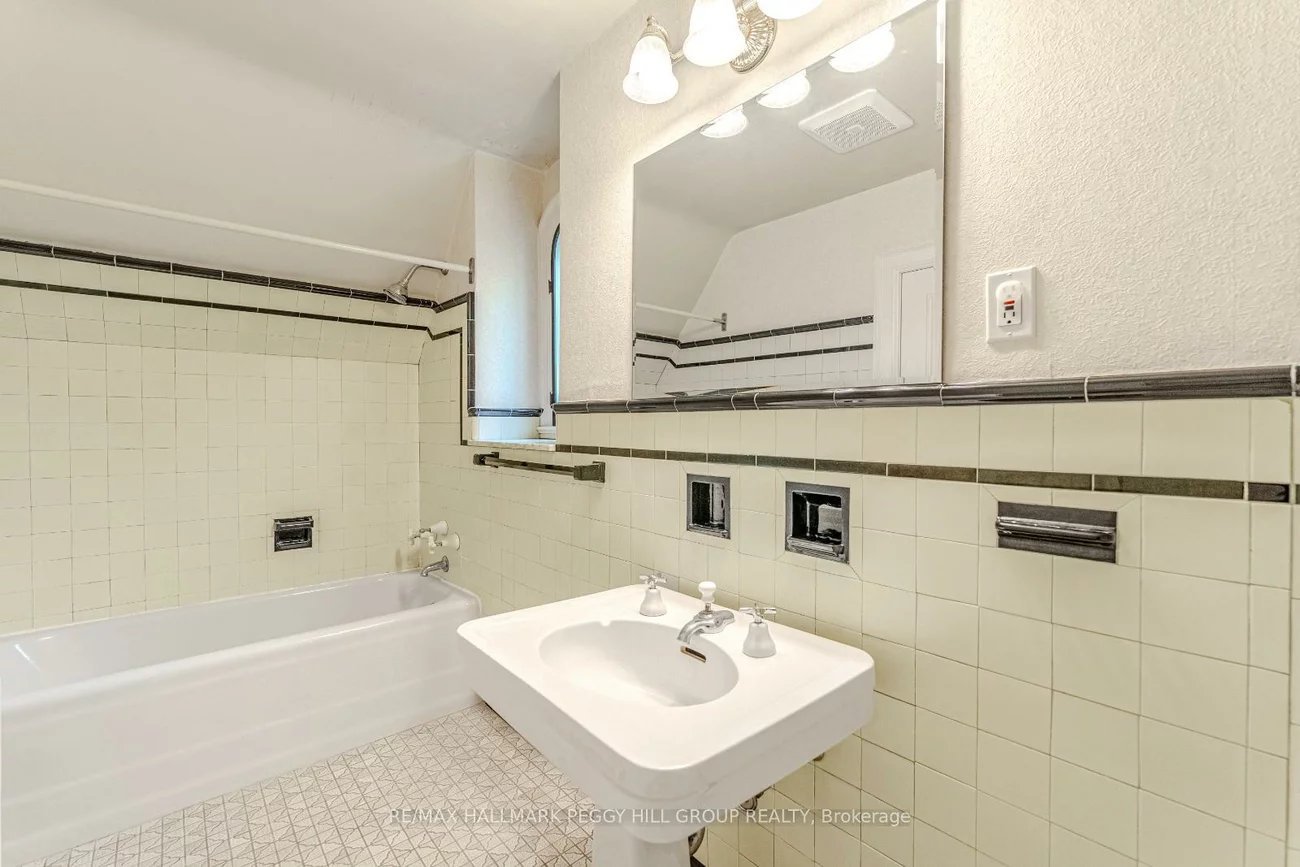 60, High, Queen's Park, Barrie