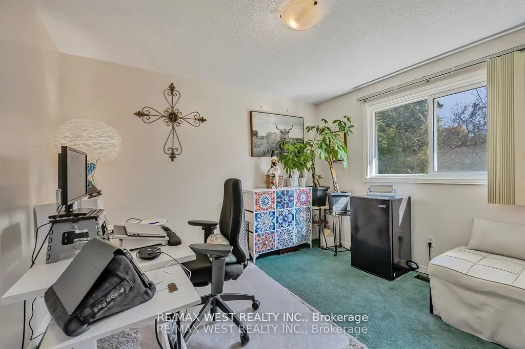 230, Browning, Letitia Heights, Barrie