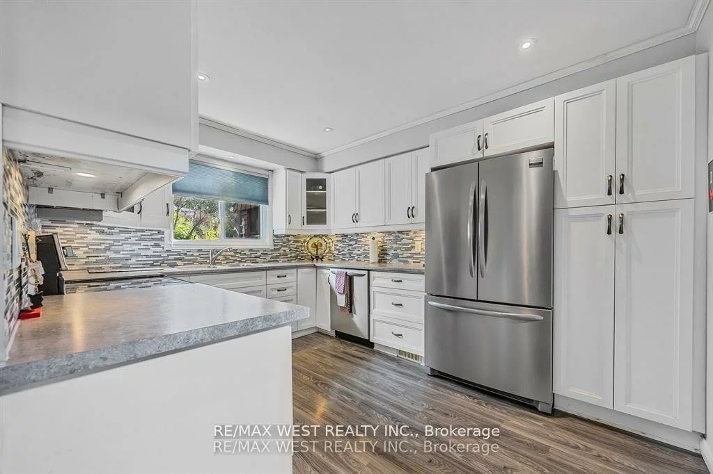 230, Browning, Letitia Heights, Barrie