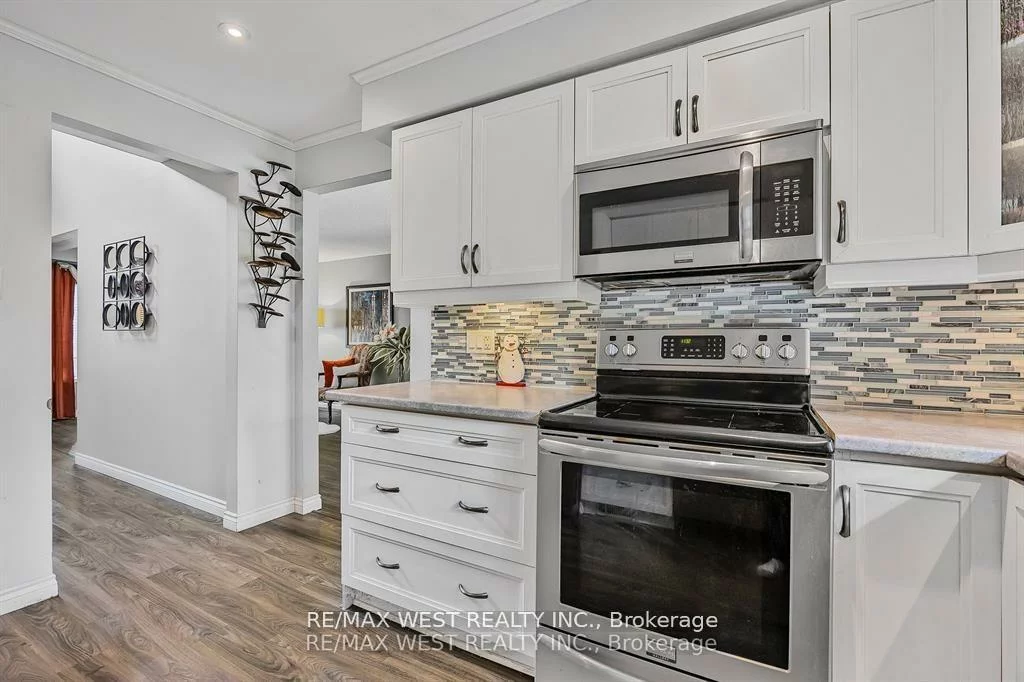 230, Browning, Letitia Heights, Barrie