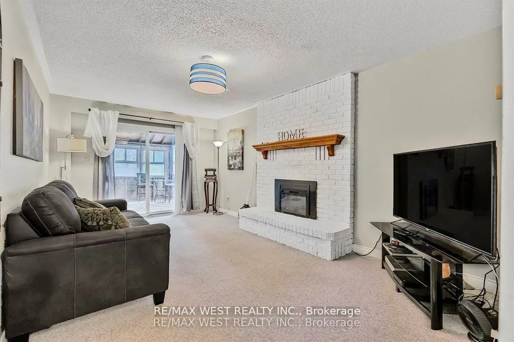 230, Browning, Letitia Heights, Barrie