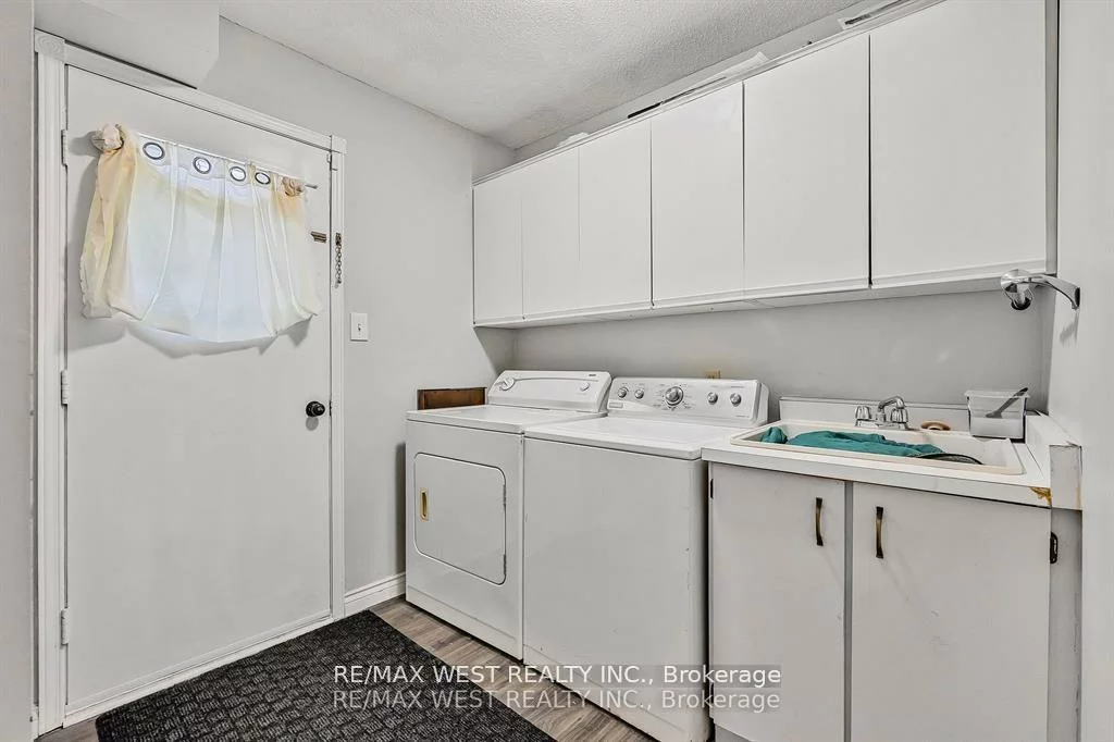 230, Browning, Letitia Heights, Barrie