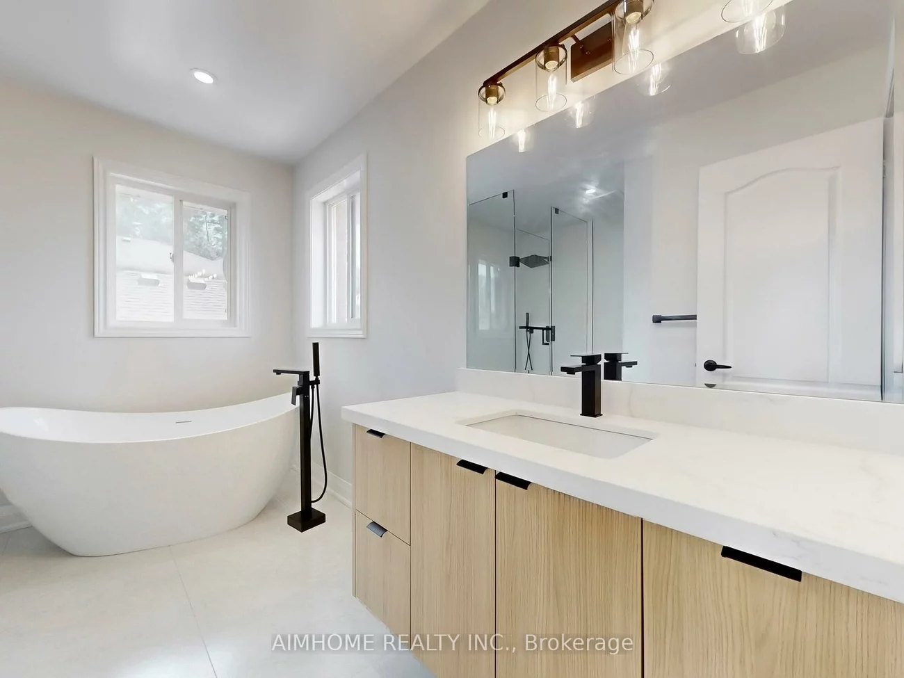 32, Bloom, Ardagh, Barrie