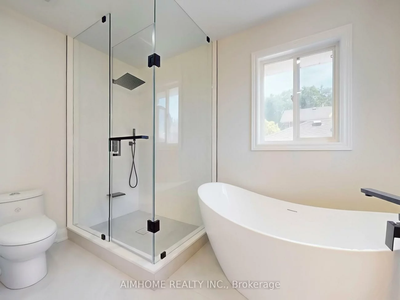 32, Bloom, Ardagh, Barrie