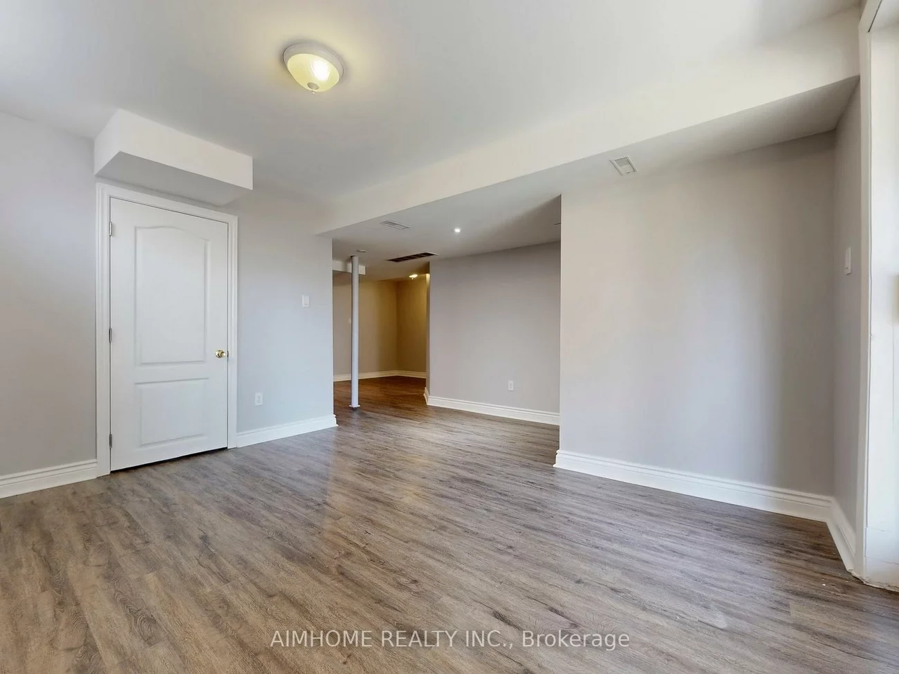 32, Bloom, Ardagh, Barrie