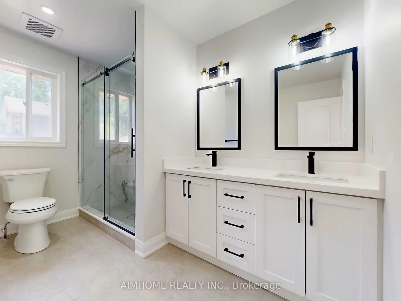 32, Bloom, Ardagh, Barrie