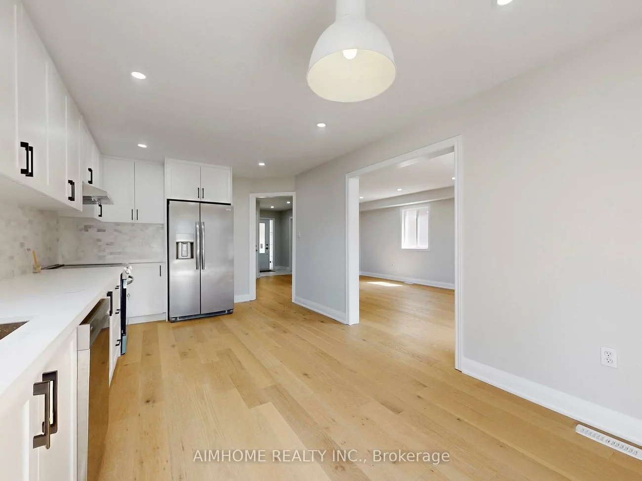 32, Bloom, Ardagh, Barrie