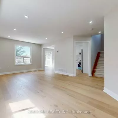 32, Bloom, Ardagh, Barrie