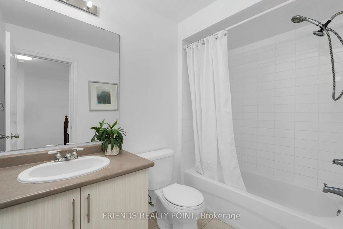 57, Forsyth, West Bayfield, Barrie