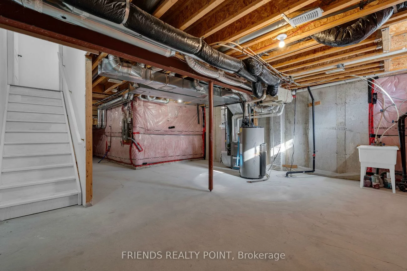 57, Forsyth, West Bayfield, Barrie