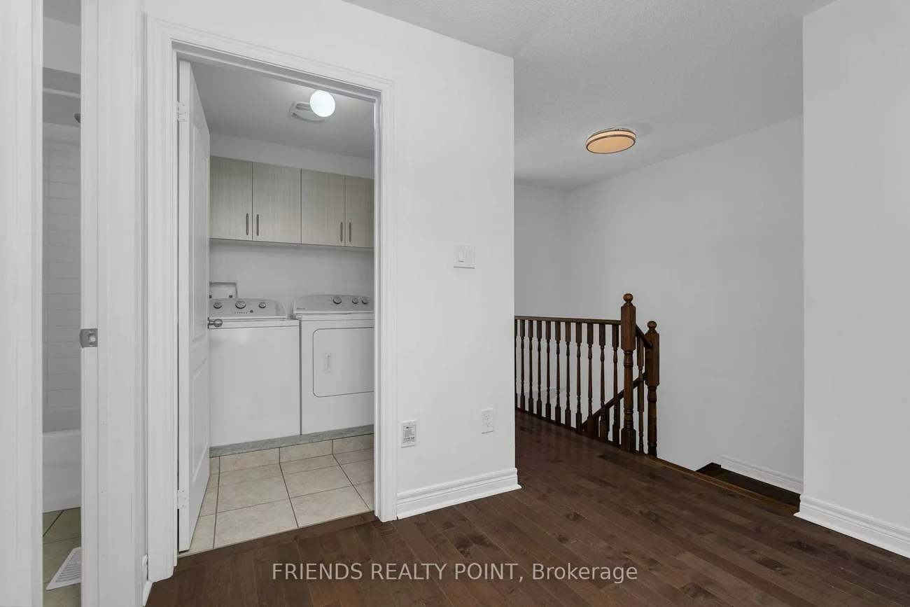 57, Forsyth, West Bayfield, Barrie