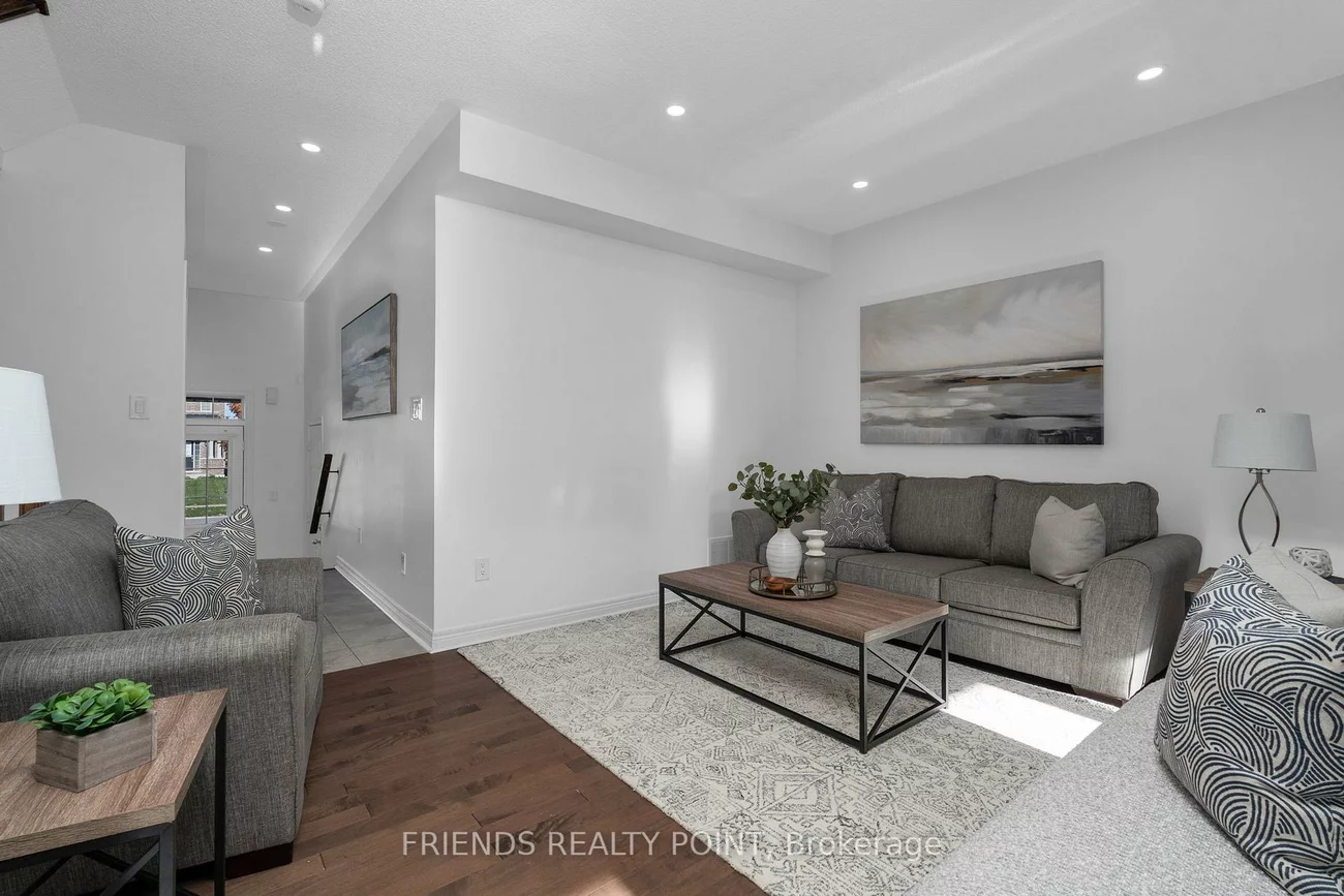 57, Forsyth, West Bayfield, Barrie