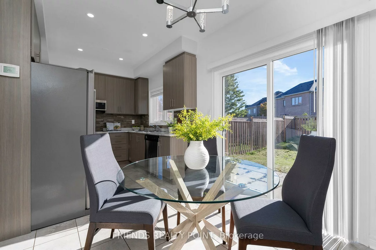 57, Forsyth, West Bayfield, Barrie